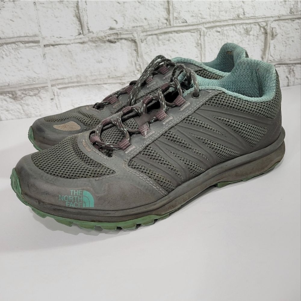 The North‎ Face gray athletic tennis